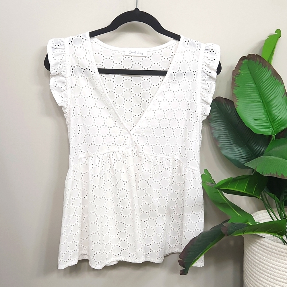 NWOT, Charlotte Avery, Med, White V-neck Blouse